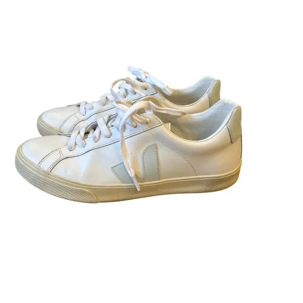 VEJA White Mint Leather Sneakers Women’s Size 7 EU 38 Low Top Lace Up Minimalist